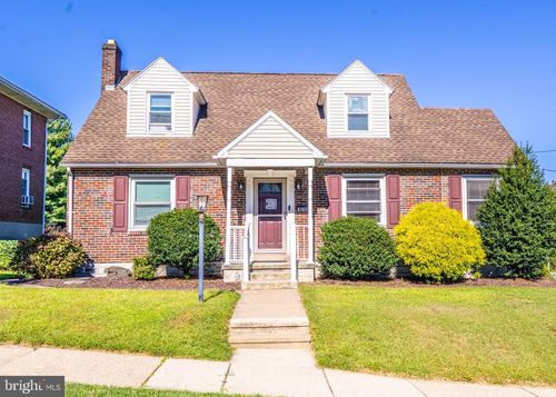 110 Chestnut St, READING, PA, 19607-2722 | Card Image