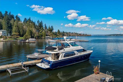 9204 Se 33rd Pl, Mercer Island, WA, 98040-3200 | Card Image