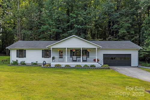 229 Scarlet Oaks Dr, Etowah, NC, 28729-7703 | Card Image