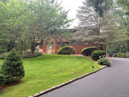 17 Calumet Drive, Huntington, NY, 11746 | Card Image
