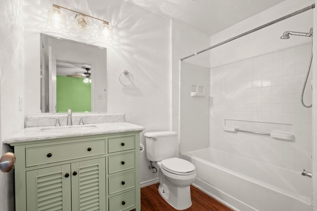 Primary ensuite | Image 17