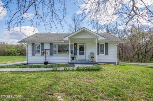 125 Clark Ln, Harriman, TN, 37748-5531 | Card Image