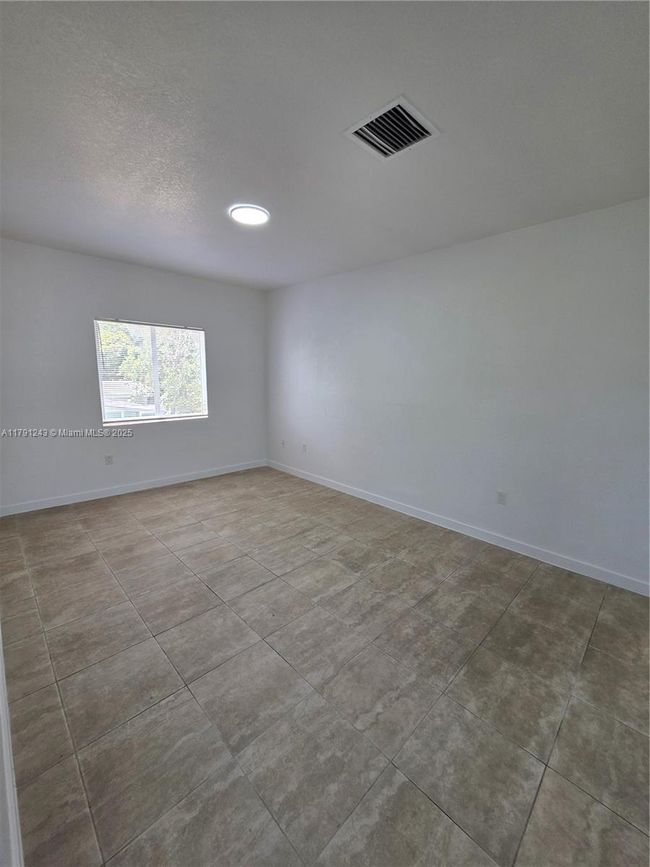 10233 Sw 176 Th St, Home with 3 bedrooms, 2 bathrooms and null parking in Miami FL | Image 9