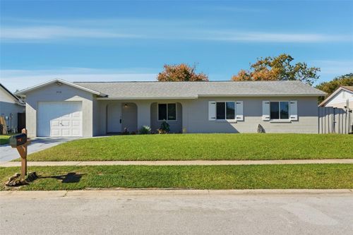 5110 N Woodcrest Dr, WINTER PARK, FL, 32792-9242 | Card Image