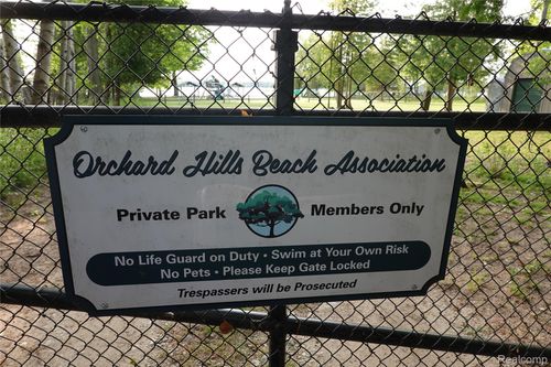 000 Buckridge Ct, Rapid City, MI, 49676 | Card Image