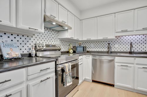 310-33490 Cottage Lane, Abbotsford, BC, V2S6B8 | Card Image
