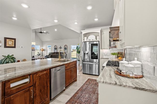 1115 Private Road 8022, House other with 3 bedrooms, 2 bathrooms and 2 parking in Lincoln TX | Image 12