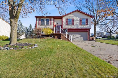 23510 Londonderry, Novi, MI, 48375 | Card Image