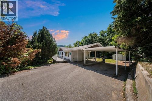 222 Wolfe Drive, Warfield, BC, V1R4M2 | Card Image