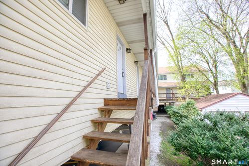 2-15 Renwick St, Stamford, CT, 06902-2300 | Card Image