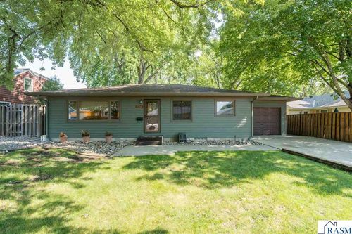 136 Marion Ln, Mankato, MN, 56001-4702 | Card Image