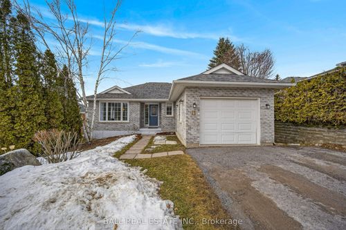 11 Francis St, Lakefield, ON, K0L2H0 | Card Image