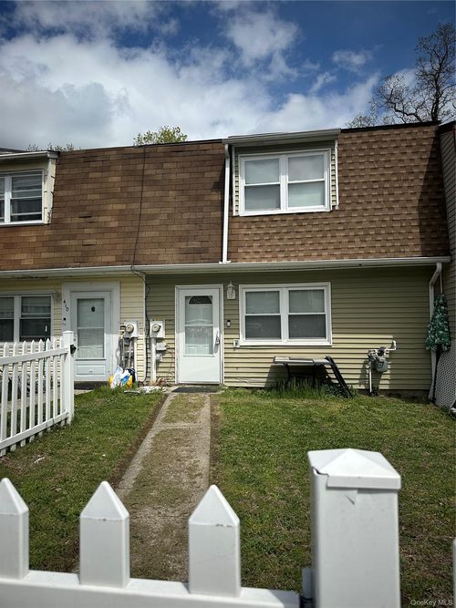 408 Watts Ln, Maybrook, NY, 12543-1134 | Card Image