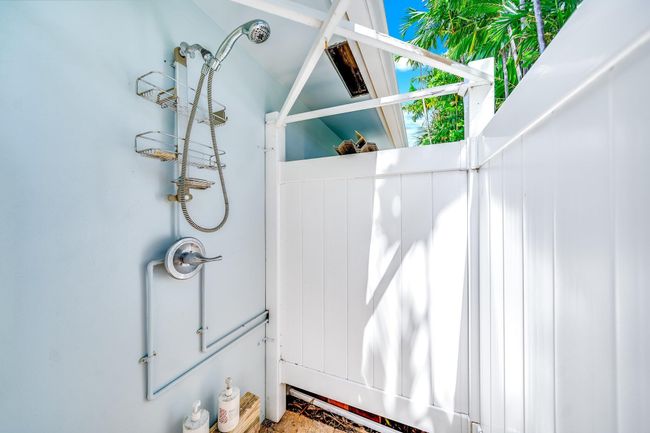 4010 Ne 25 Th Ave, House other with 3 bedrooms, 3 bathrooms and null parking in Lighthouse Point FL | Image 48