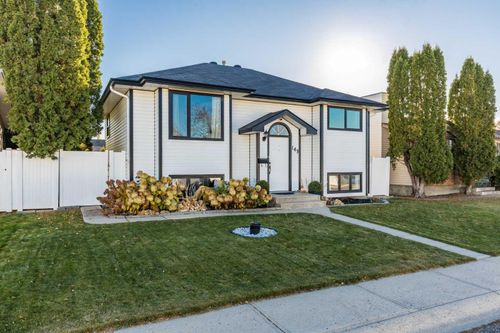143 Stapeford Cres Se, Medicine Hat, AB, T1B3Y8 | Card Image