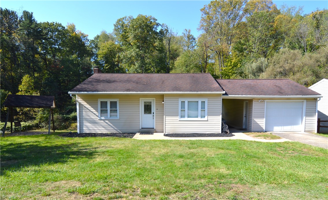 Abbe Pl, Delmont, PA 15626
