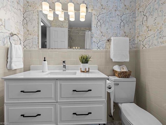 Beautifully re-done bathroom! | Image 47