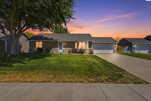 4872 Mt. Adams View Drive, West Richland, WA, 99353 | Card Image