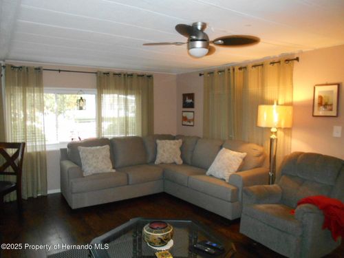 8057 Dinsmore St, Brooksville, FL, 34613-5910 | Card Image