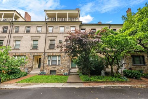 3-7 Regent Cir, Brookline, MA, 02445-3362 | Card Image