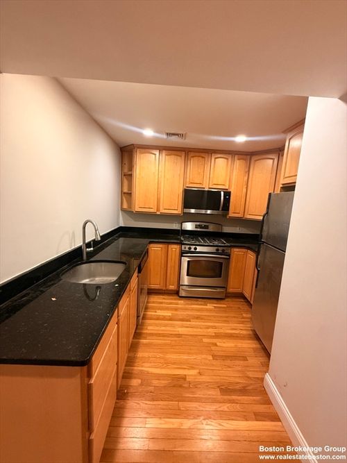 apt-2-135 Calumet St, Boston, MA, 02120-3485 | Card Image