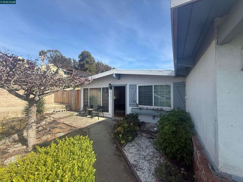 1810 Acapulco Dr, San Pablo, CA, 94806-2180 | Card Image