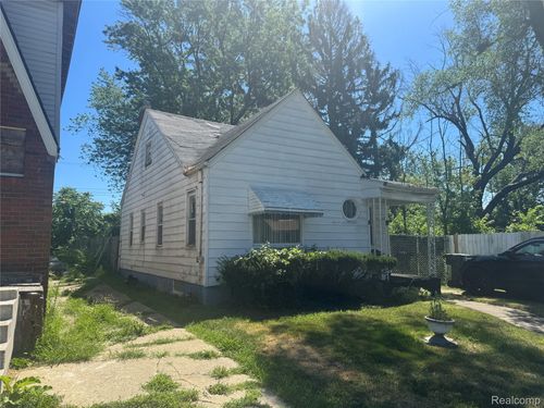 11668 Winthrop St, Detroit, MI, 48227-1768 | Card Image