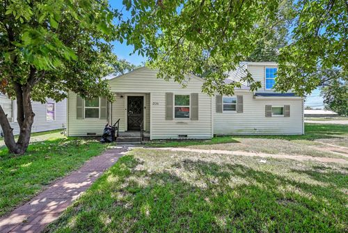 204 Graham Ave, Bonham, TX, 75418-2637 | Card Image