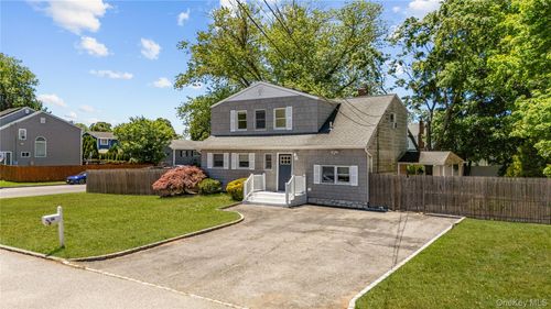 26 Bellwood Ave, S Setauket, NY, 11720-1138 | Card Image