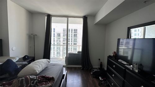 2804-253 Ne 2nd St, Miami, FL, 33132-2285 | Card Image