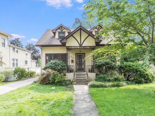 225 S Pick Ave, Elmhurst, IL, 60126-3055 | Card Image