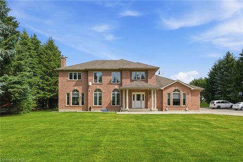 2 Currie Dr, Puslinch, ON, N0B2J0 | Card Image