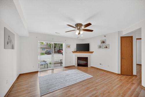 1-10111 Sutton Dr, Urbandale, IA, 50322-6334 | Card Image