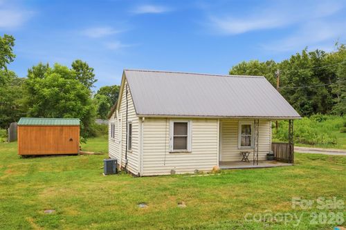 43 N Highland Ave, Granite Falls, NC, 28630-1213 | Card Image