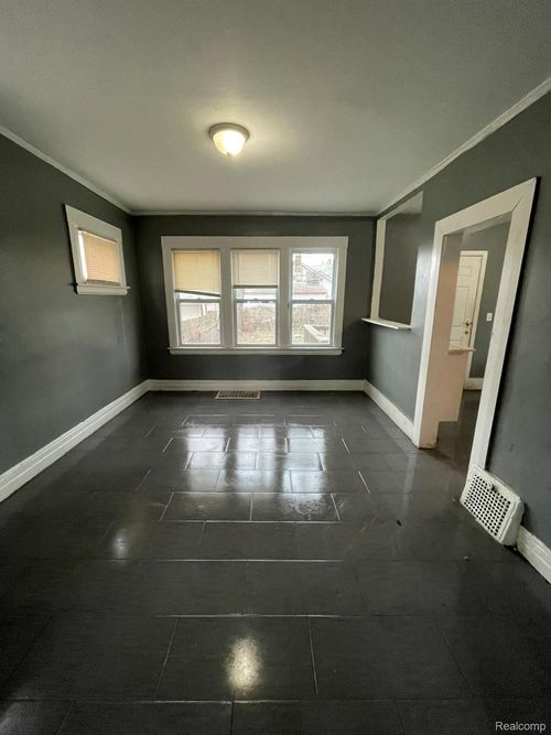 5640 Underwood St, Detroit, MI, 48204-4809 | Card Image