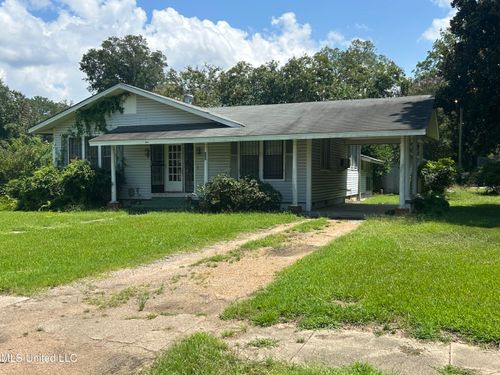 118 E Monroe Ave, Greenwood, MS, 38930-3034 | Card Image