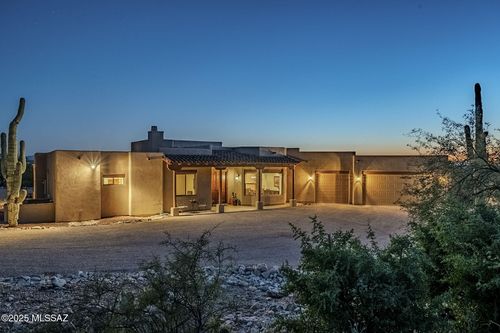 5135 N Silver Dr, Tucson, AZ, 85749-9156 | Card Image