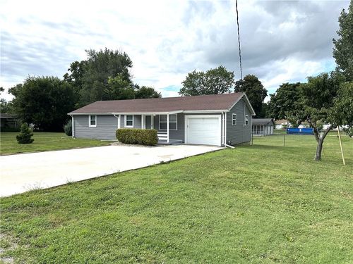 407 E Owen St, Ridge Farm, IL, 61870-6137 | Card Image