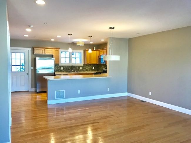 UNIT-104 - 337 Mount Support Rd, Townhouse with 2 bedrooms, 3 bathrooms and null parking in Lebanon NH | Image 4