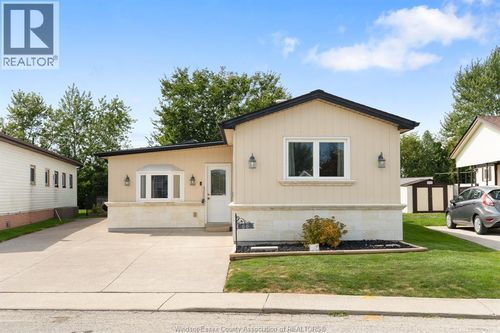 66 Parkside Dr, Mcgregor, ON, N0R1J0 | Card Image