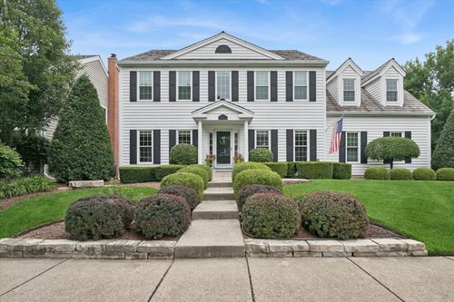 667 Waterbury Ave, Gurnee, IL, 60031-5812 | Card Image