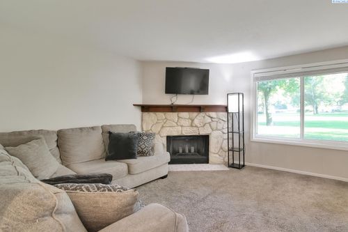 apt-a105-3101 W John Day Ave, Kennewick, WA, 99336-2457 | Card Image