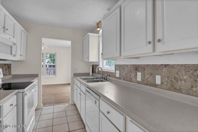 1372 E Boiling Spring Rd, House other with 3 bedrooms, 2 bathrooms and null parking in Southport NC | Image 12