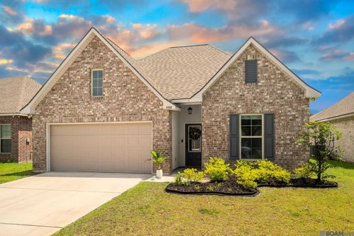 11588 Regal St, Denham Springs, LA, 70726-7067 | Card Image