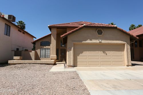 924 E Manor Dr, Chandler, AZ, 85225-8498 | Card Image
