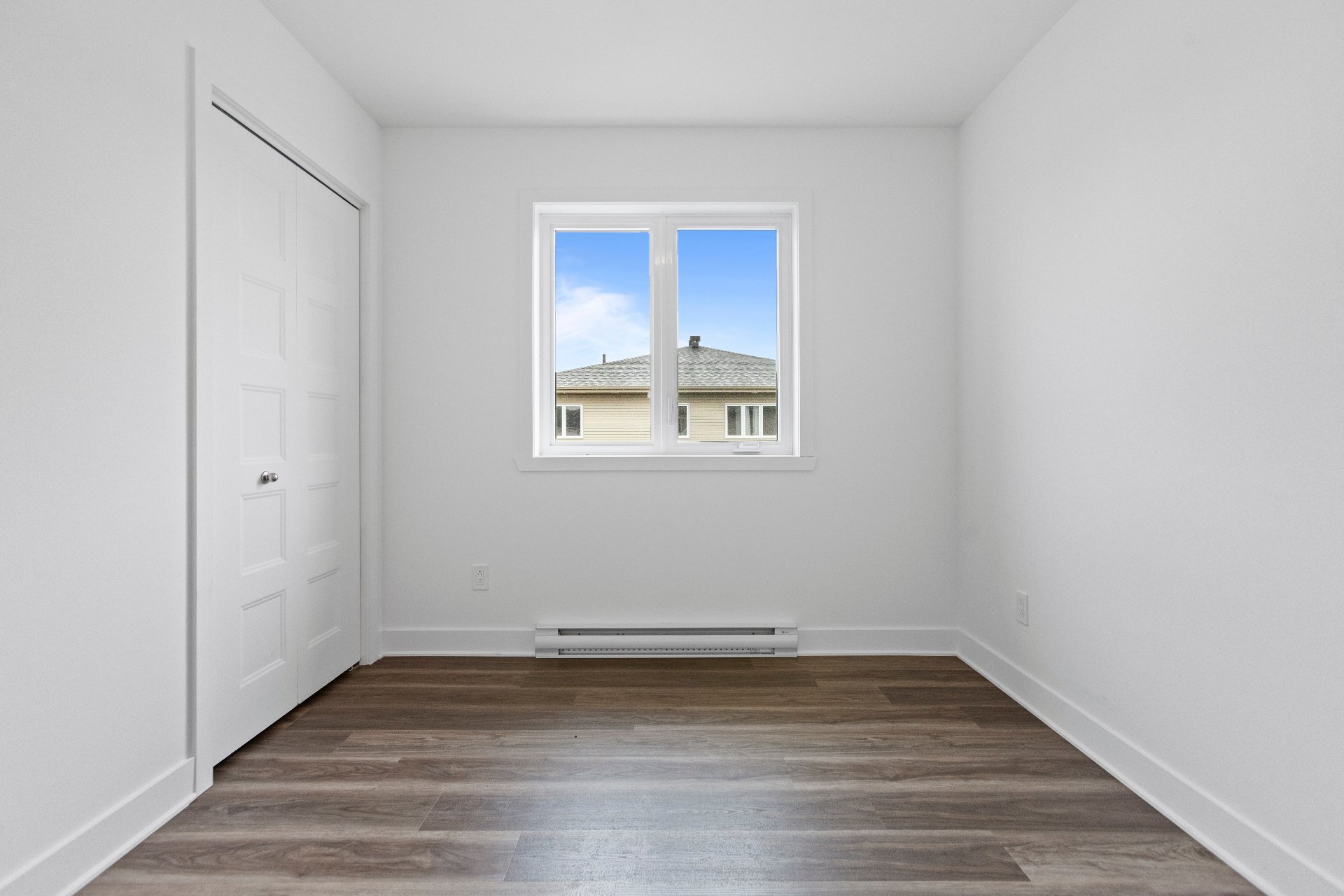 Residential Lease in Les Coteaux 5