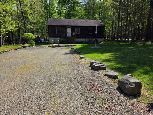 1037 Maplewood Dr, Newfoundland, PA, 18445-7756 | Card Image