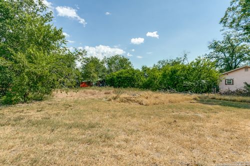 915 Gladstone, San Antonio, TX, 78225-2421 | Card Image