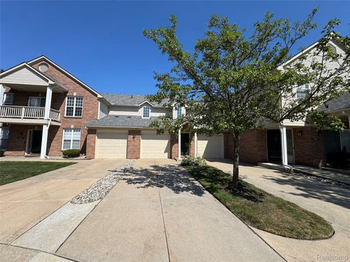 21083 Cooper Dr, Macomb, MI, 48044-6604 | Card Image
