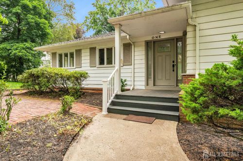 1 Wakefield Lane, Piscataway, NJ, 08854 | Card Image
